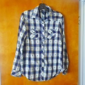 Angie flannel. Size M